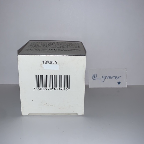 Kiehl’s Clearly Corrective Deep Moist Clarifying - Picture 5 of 11